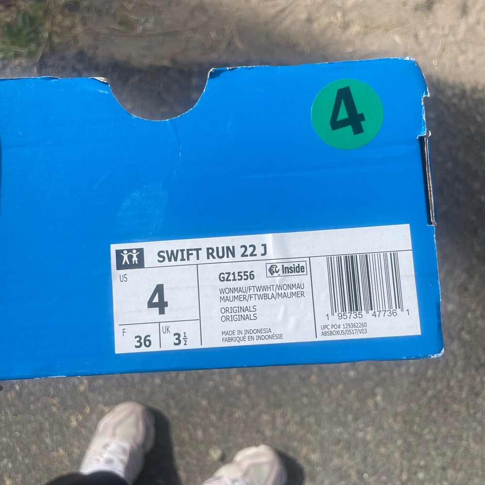 Addidas SWIFT RUN - Picture 4 of 4